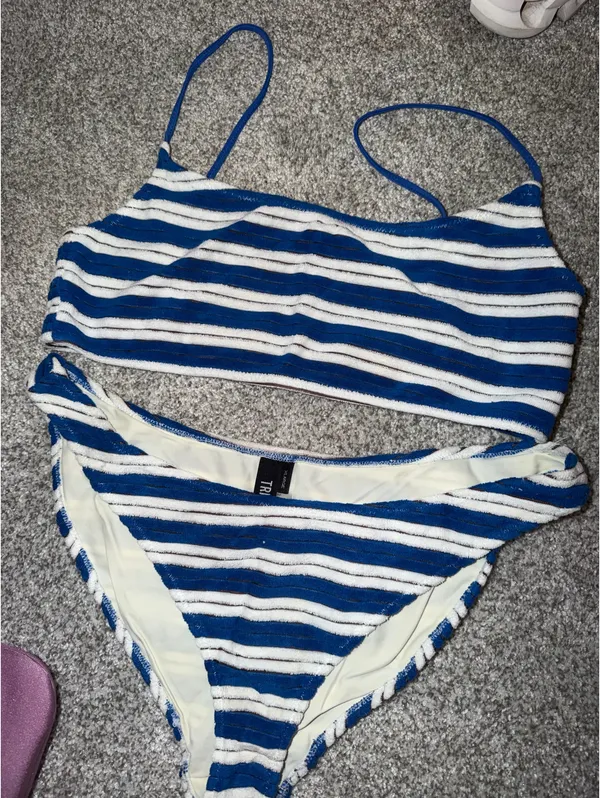 Triangl Bikini - Image 2