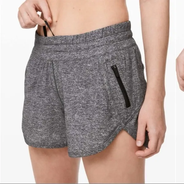 Lululemon Tracker Short 4” Heather Lux Multi Black Lined Size 6 EUC - Image 3