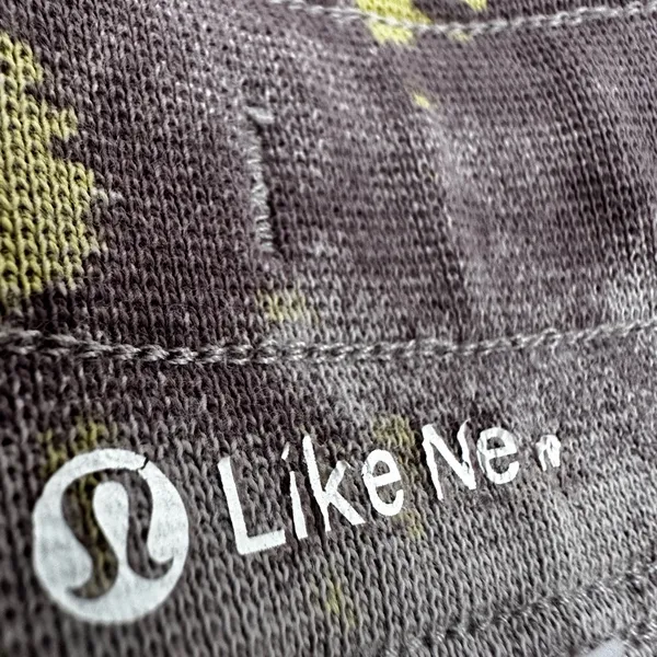 1049. Lululemon Scuba High-Rise Orbital Tie Dye Mauve Grey sz 6 - Image 7