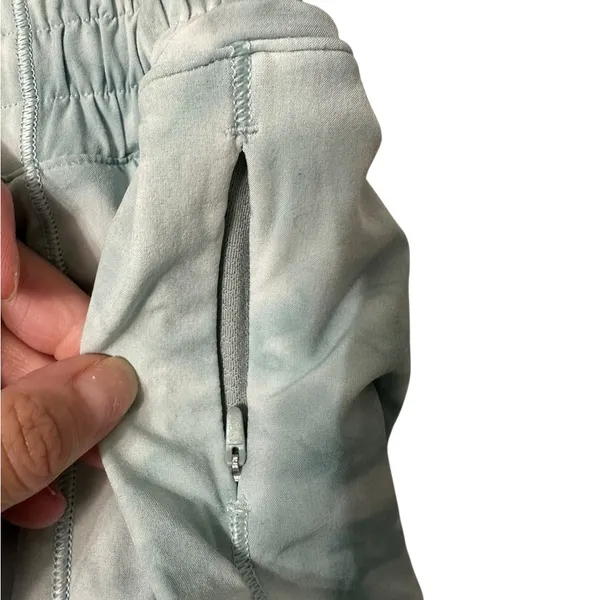 Lululemon Athletica Blue and Gray‎ Athletic Shorts - Image 3