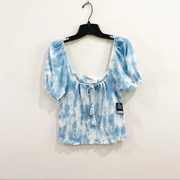 Lucky Brand Short Sleeve Boho‎ Blue & Off White Smocked Top Size M - Image 2