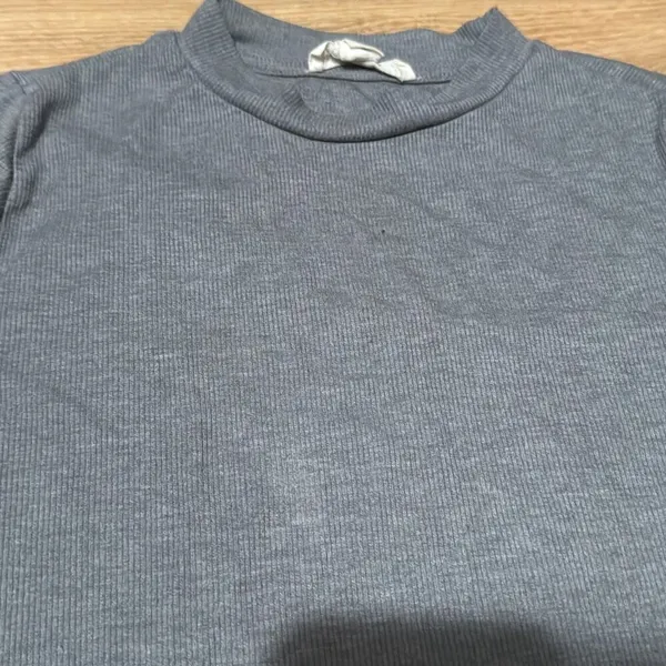‎Forever 21 gray shirt size medium - Image 5