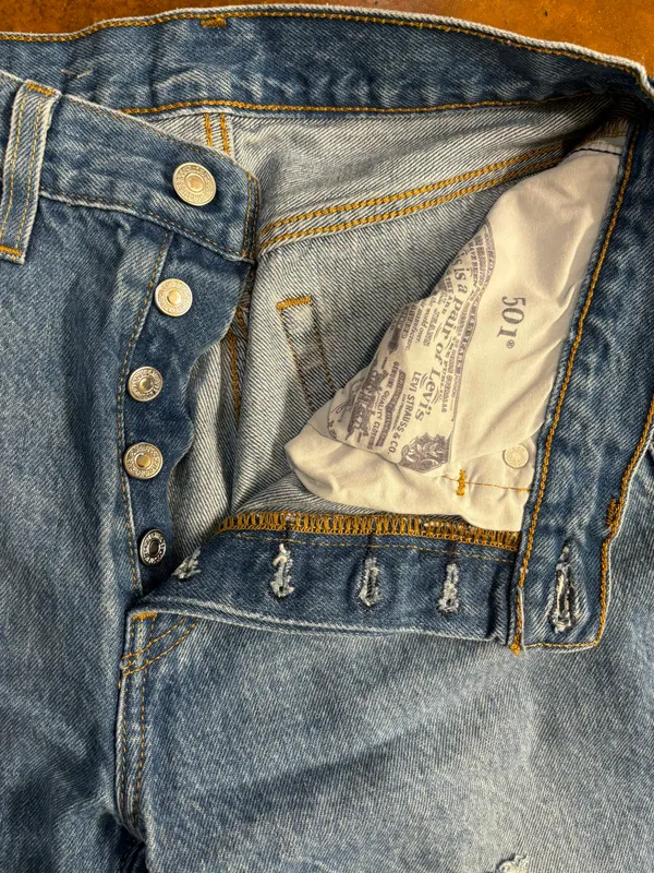 Levi’s 501 High-Rise Straight-Leg Jeans - Image 4