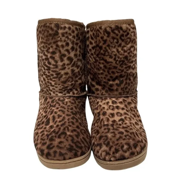 DAWGS Leopard EUC
Sheepdawgs Microfiber Boots Brown Size 6.5 - Image 2