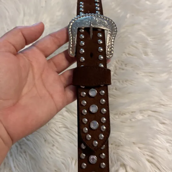 Leather Belt brown color so beautiful with silver buckle excellent condition 45” - Image 8