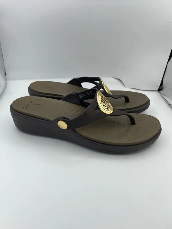 Crocs Sanrah brown gold medallion wedge sandals flip flop slide women's Size 7 - Image 6