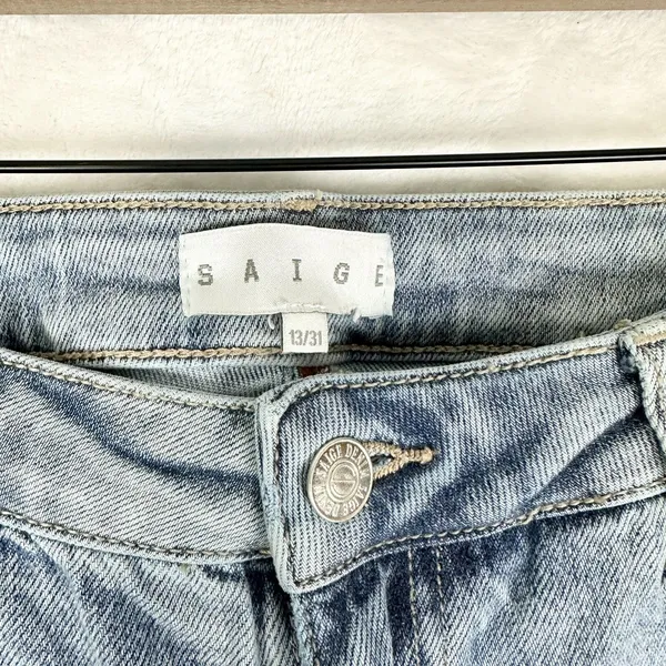 Saige Denim High Rise Barrel Jean Size 13/31 Light Wash - Image 7