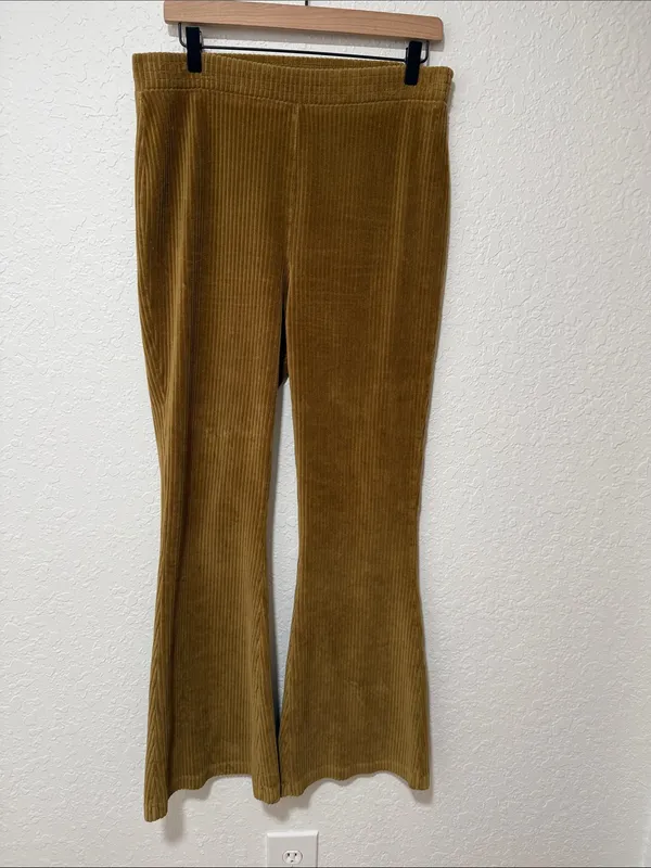 AERIE Groove On Ribbed Flare Velour Pants Size Large - Image 2