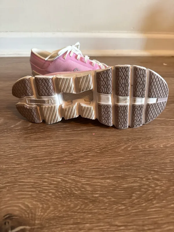 On Cloud Shoes - Image 2