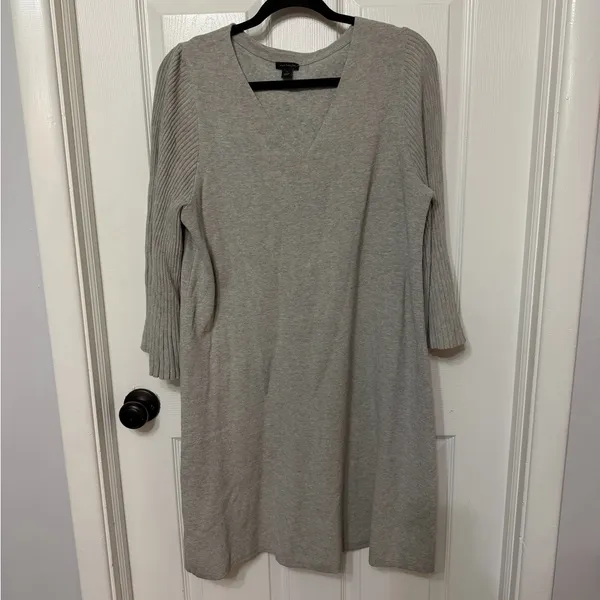 Ann Taylor Pleated Sleeve grey‎ v neck Sweater Dress size small - Image 4