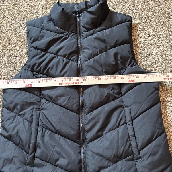 Cole‎ Haan Women's Black Chevron Quilted Puffer Vest Sz Large - Image 4