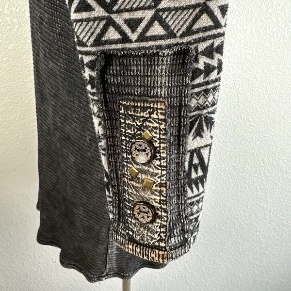 Soft Surroundings Tao Thermal Tunic Top Size‎ S Washed Black Button Pattern Cuff - Image 4