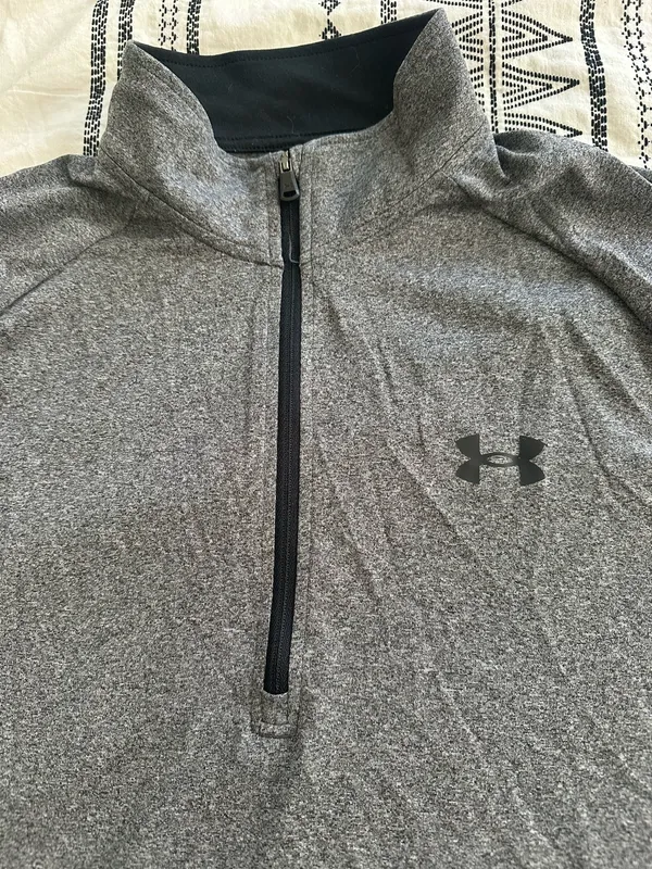 Under Armour Men’s Shirt Athletic gray quarter zip pullover size medium - Image 4