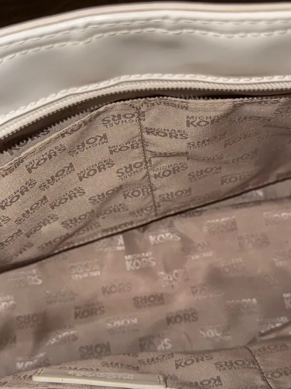 Michael Kors White Embossed Logo Patent Tote Bag Chain Strap Shoulder Purse - Image 6
