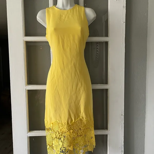 Theia Yellow Midi Dress‎ with Lace Detail - Image 5