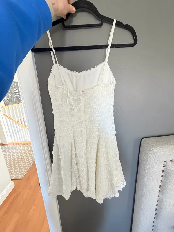Mini white dress From Cativo Never Worn size small - Image 2
