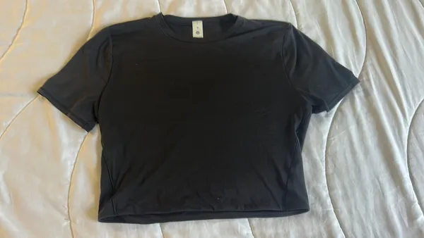Lululemon cropped shirt - Image 3