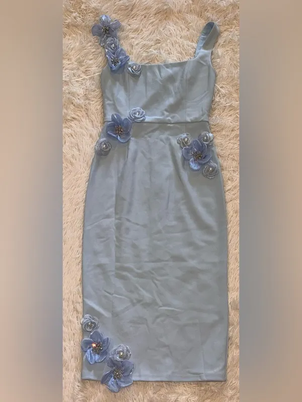 NEW ELLIATT Chantelle 3d floral blue midi Dress sz M - Image 4