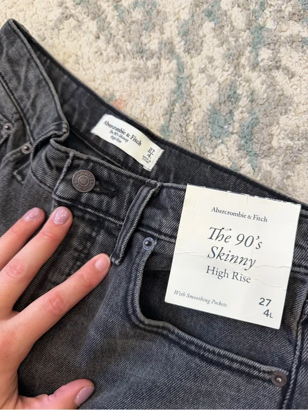Abercrombie 90’s Skinny High Rise Jeans 27L Washed Black NWT - Image 4