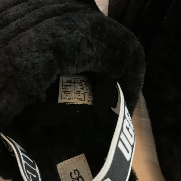 UGG Fluff Yeah Slide Black Sheepskin Platform Slipper Womens 6.5 Men's‎ 5 37 - Image 5