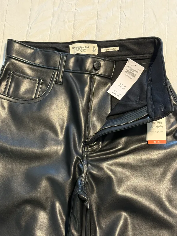 Abercrombie  - Image 3