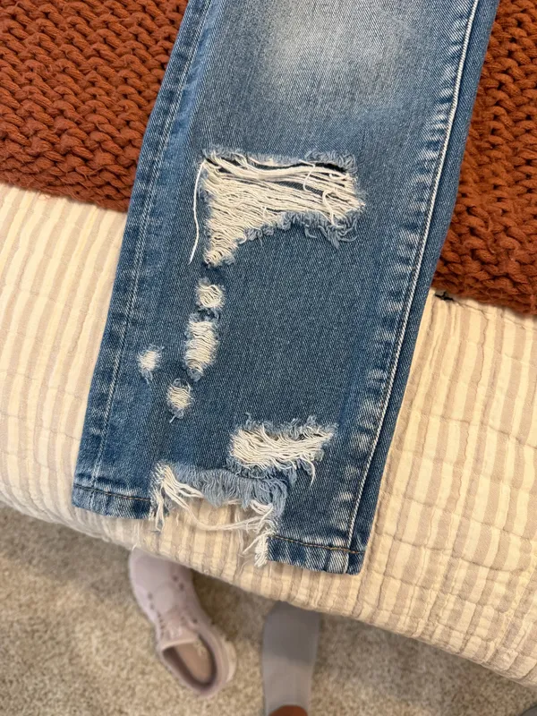 Vervet Distressed Jeans - Image 2