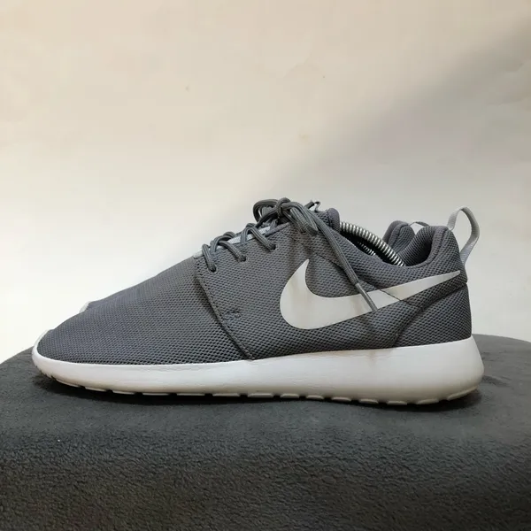 Nike Roshe One Sneakers - Image 3