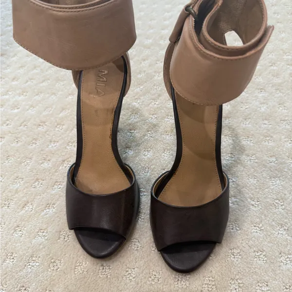 MIA Two-Tone Ankle Strap Heels – Brown & Tan, Size - Image 2