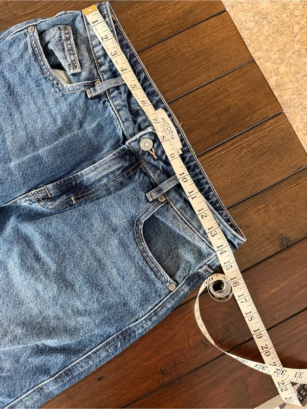 Hidden Wide Leg Cuffed Jeans Size 26 | Trendy Medium Wash Denim - Image 10