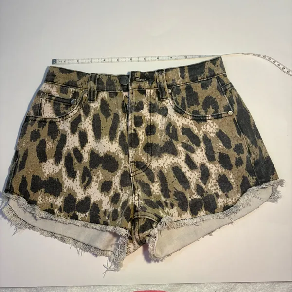 MinkPink Animal Instincts Leopard Print Shorts Wms XS Buttonfly Denim Distress - Image 8
