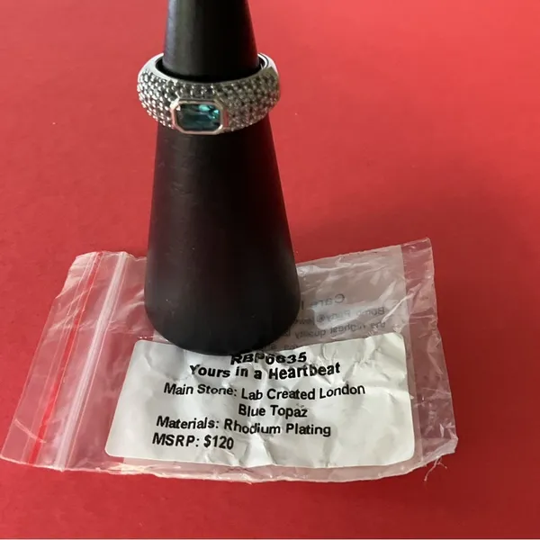 Bomb Party RBP6635 “Yours in a Heartbeat” LC Topaz on Rhodium Size 6 Ring NWT - Image 4