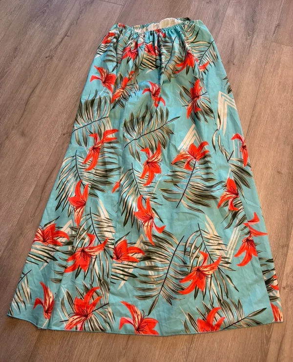 SHEIN Size XS Women's Tropical Print Halter Maxi Dress - Excellent Condition - Image 3