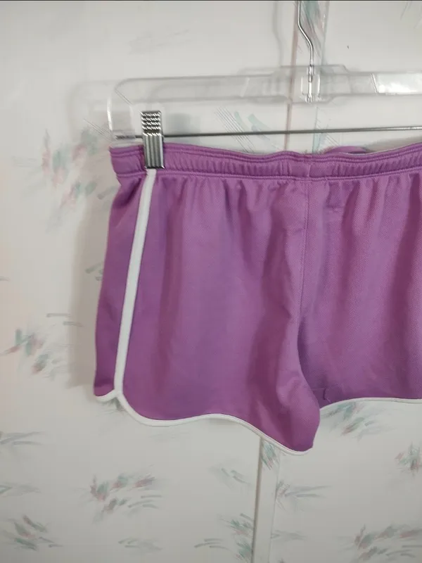 Under Armour Heatgear Purple Shorts M - Image 6