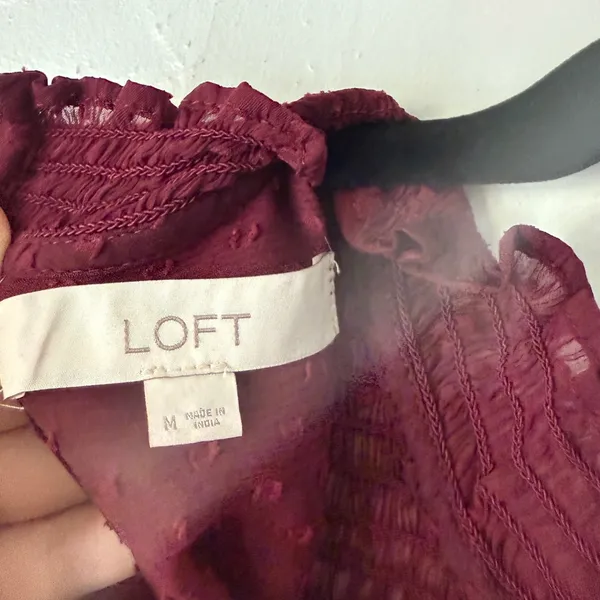 LOFT‎ Burgundy Smocked Neck Swiss Dot Blouse Top Medium Interview Outfit Women - Image 8