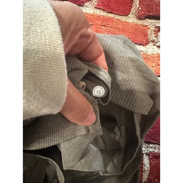 Lululemon ribbed long sleeved cropped - Image 4