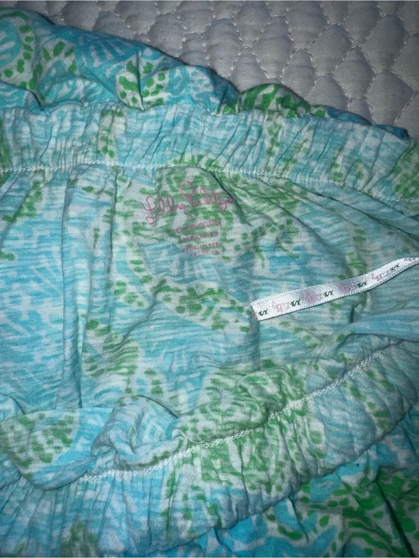 Lilly Pulitzer Off-Shoulder Ruffle Women’s Top Aqua & Green Crab Print Pattern - Image 3