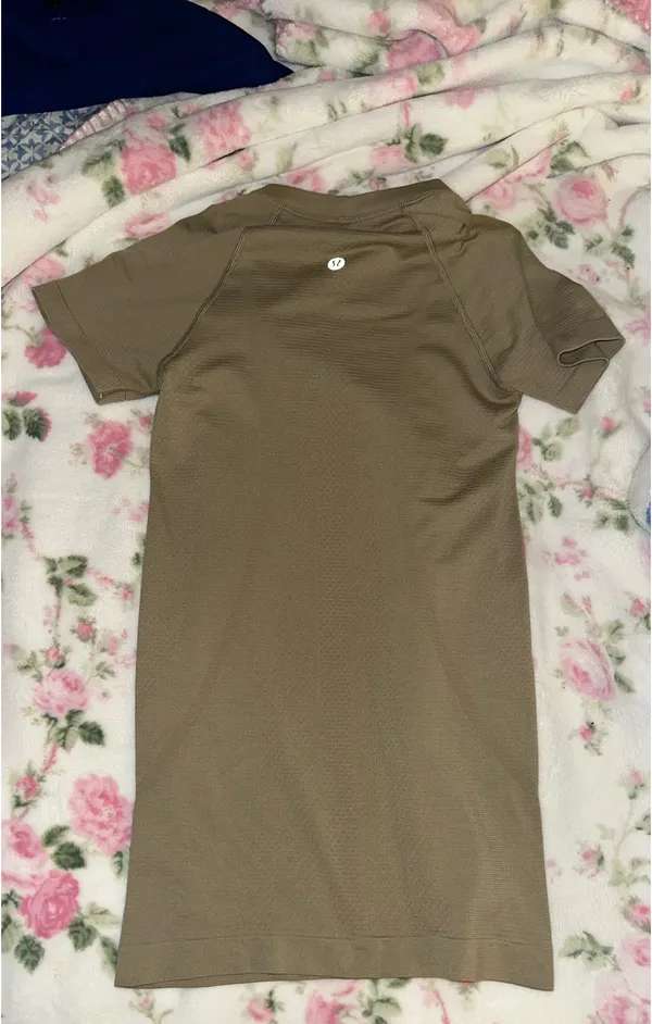 Lululemon Swiftly Tech Short Sleeve - Image 2