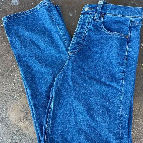 Target Universal Thread high-waisted straight-leg blue jeans sz 6 - Image 4