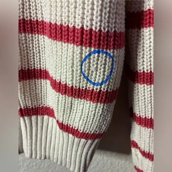 💥St. John's Bay Ivory and Red Stripes Crew Neck Long Sleeve Sweater S - Image 11