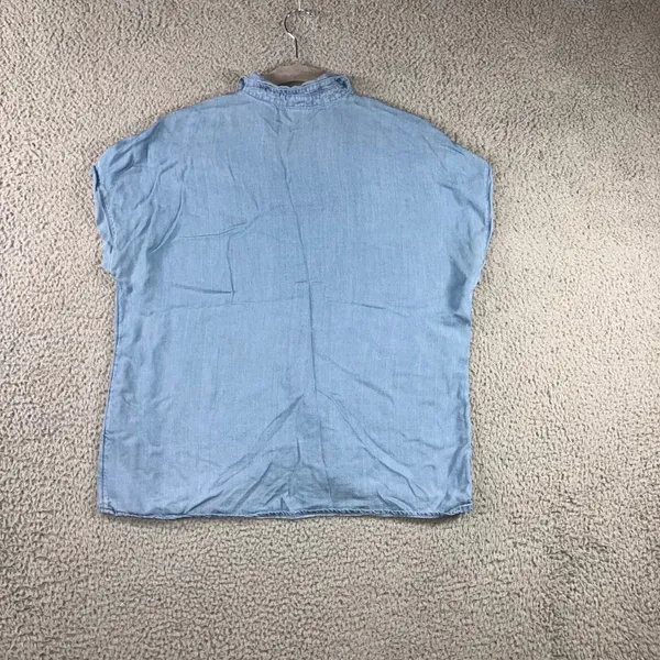 Forever 21 Chambray Shirt Women‎ Medium Button Down Short Sleeve Casual - Image 2