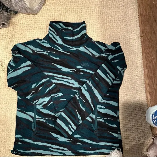 The North Face Womens Pullover Sweater Turtle Neck Medium Green Animal Print - Image 13