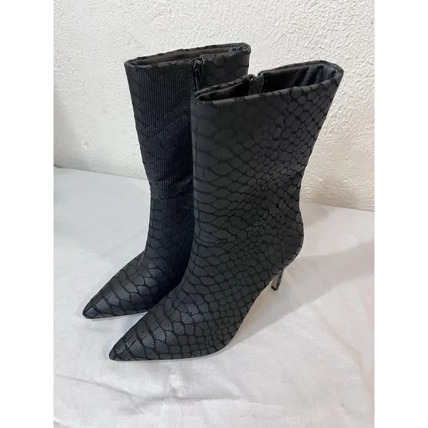 Matisse Dream Catcher boots 7.5 M feature a black textured leather upper - Image 3