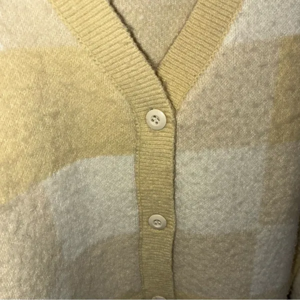 VANS Women's Winter Checkered Yellow & Cream Relaxed Cardigan | Size Medium - Image 3
