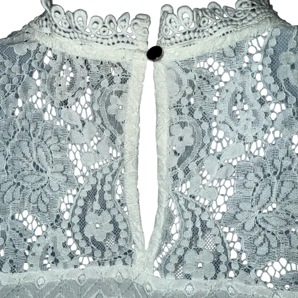 WHITE HOUSE BLACK MARKET White‎ Mock Neck L/S Eyelet Lined Blouse EUC Size 4 - Image 7