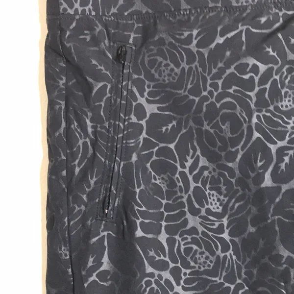 Orvis Womens Lightweight Rose Embossed Skort Shorts‎ Elastic Waist Black Size M - Image 3