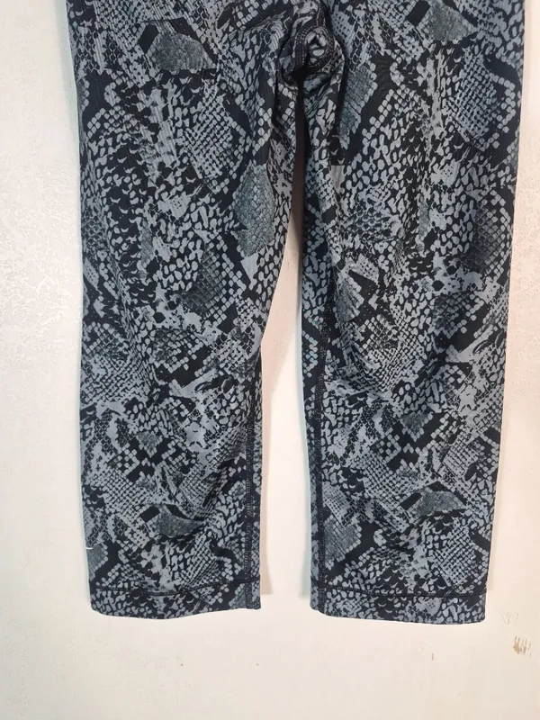 Nike Pro Heights Vixen Capri Leggings XS - Image 6