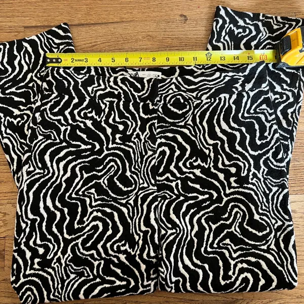 Zara Black White Psychedelic Swirl Jacquard Straight Leg Pants Size Large - Image 6