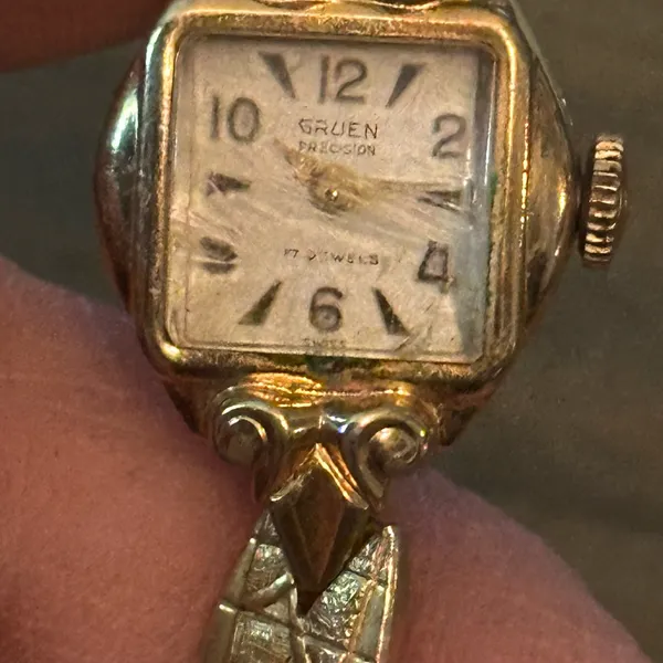 Vintage Gruen Precision 17 Jewels Swiss gold tone watch - Image 6