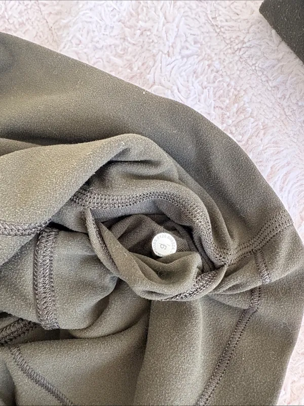 Lululemon olive green align set top size 2 leggings size 6 - Image 6