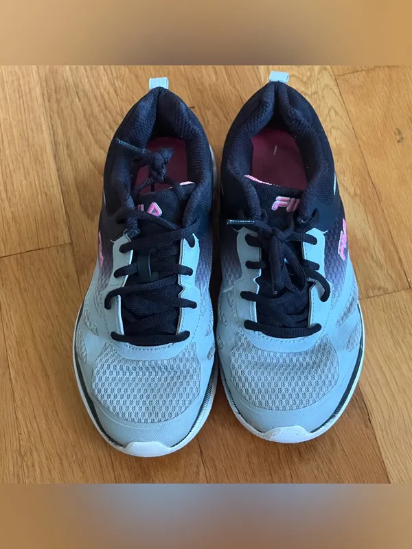 Fila Black Gray Pink Sneaker Size 6 1/2 - Image 2